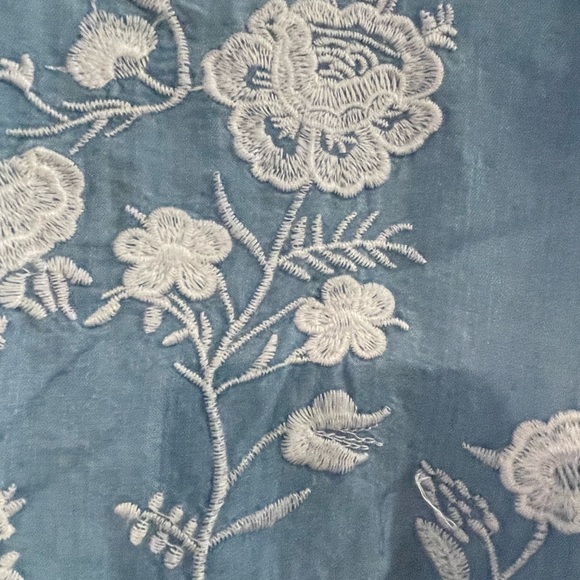 Artless Flowers Embroidered Dress in Chambray
Size (Chicwish) - Picture 3 of 4